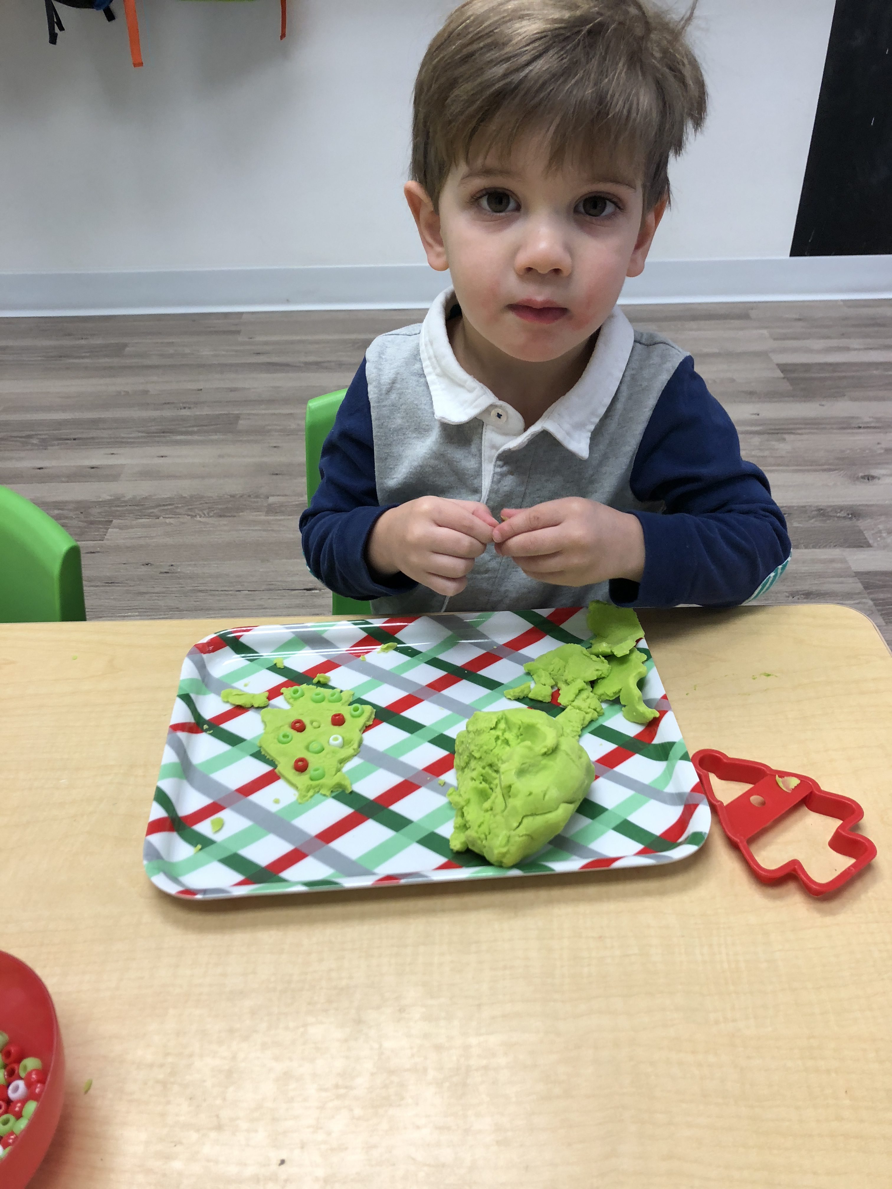 Creative Tots Preschool~Building a Christmas Tree Playdoh activity