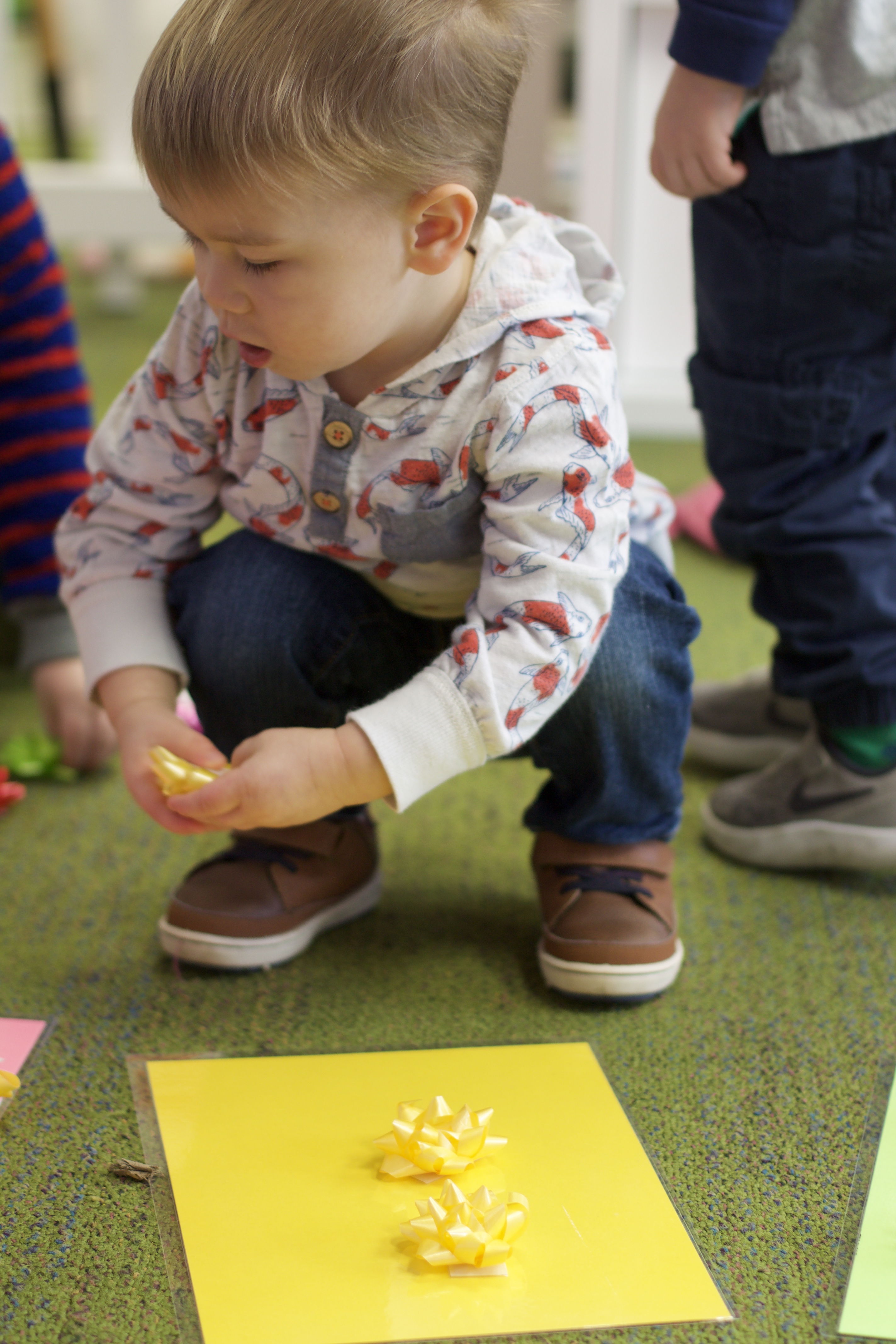 Creative Tots Preschool~Math~Sorting Bows by Color