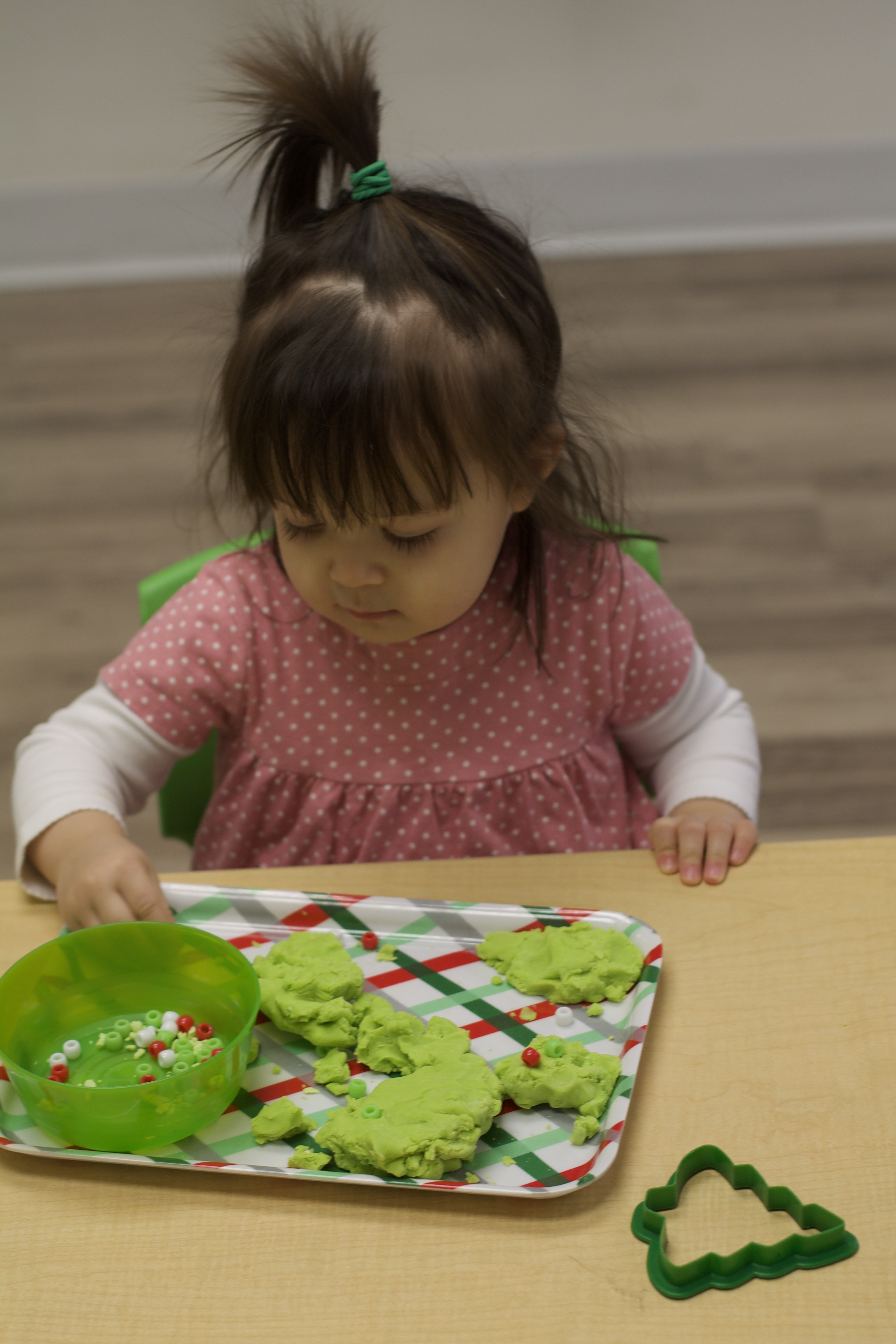 Creative Tots Preschool~Building a Christmas Tree Playdoh activity